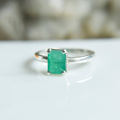 Natural Light Emerald Octagonal Cut Ring – 925 Sterling Silver