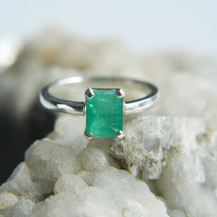 Natural Light Emerald Octagonal Cut Ring – 925 Sterling Silver