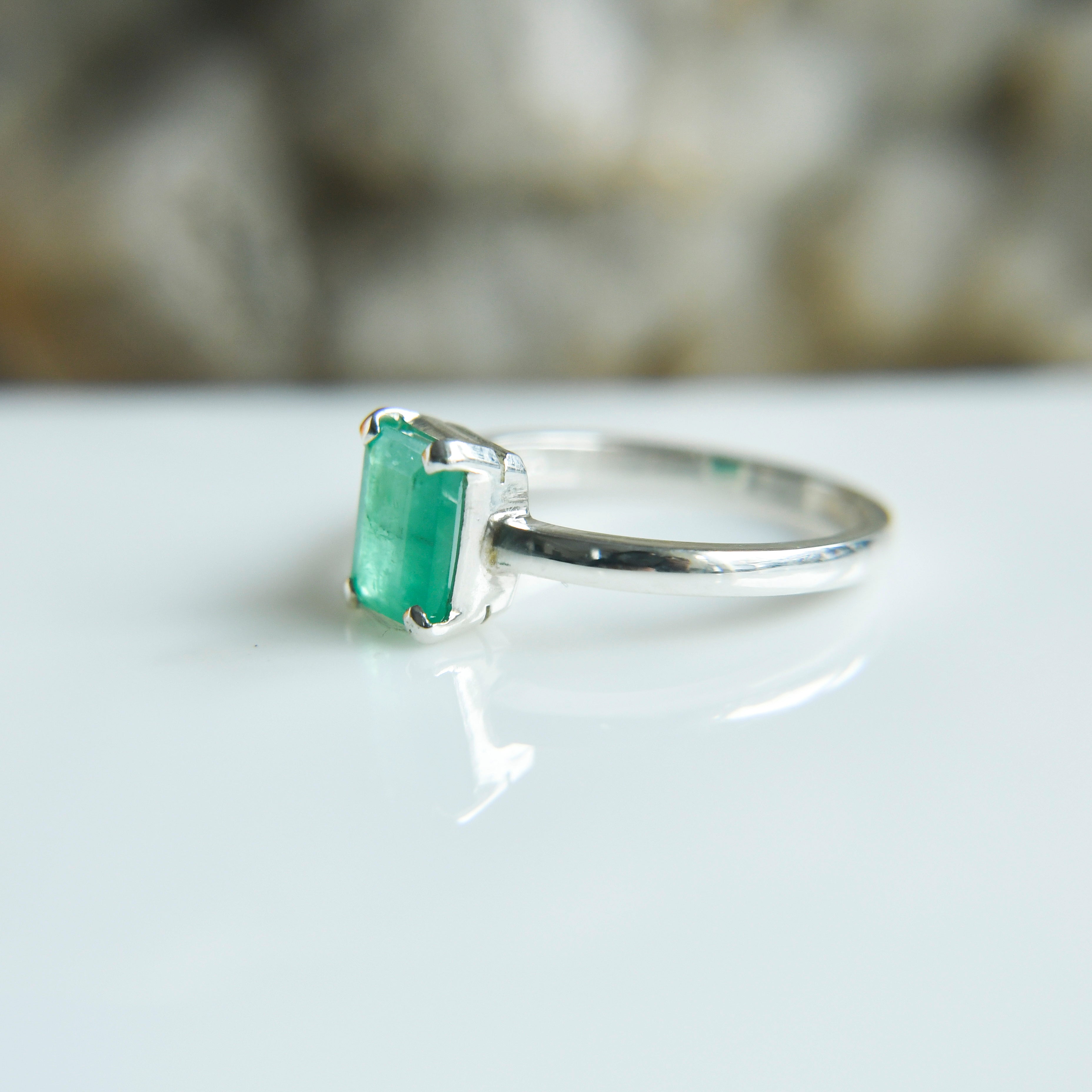 Natural Light Emerald Octagonal Cut Ring – 925 Sterling Silver